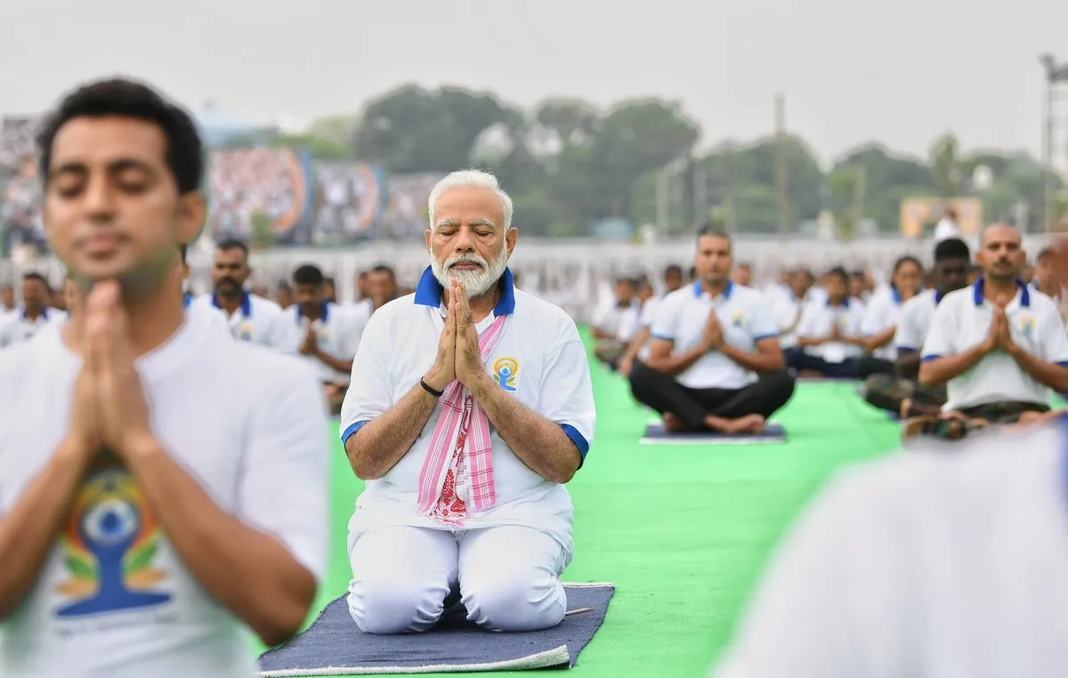 प्रधानमंत्री नरेंद्र मोदी ने 9th International Day of Yoga दिवस के उपलक्ष्य में (UNHQ) में एक महत्वपूर्ण योग सत्र का कार्यभार संभाला।